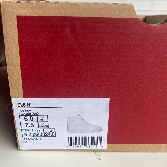 Vans Sk8-Hi, True White, Size 6 men/7.5 women - Picture 5 of 6